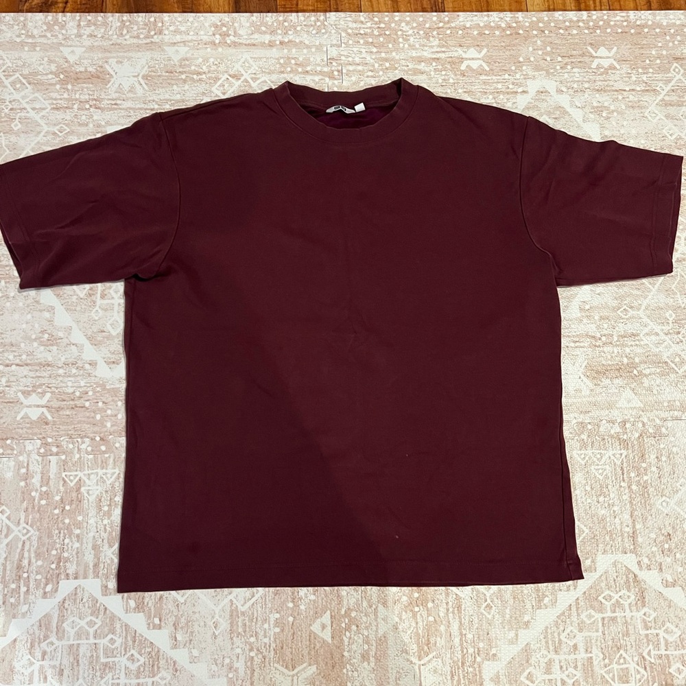 Uniqlo Bundle 4 Size Large Shirts 1 Large Long Sleeve Great Deal